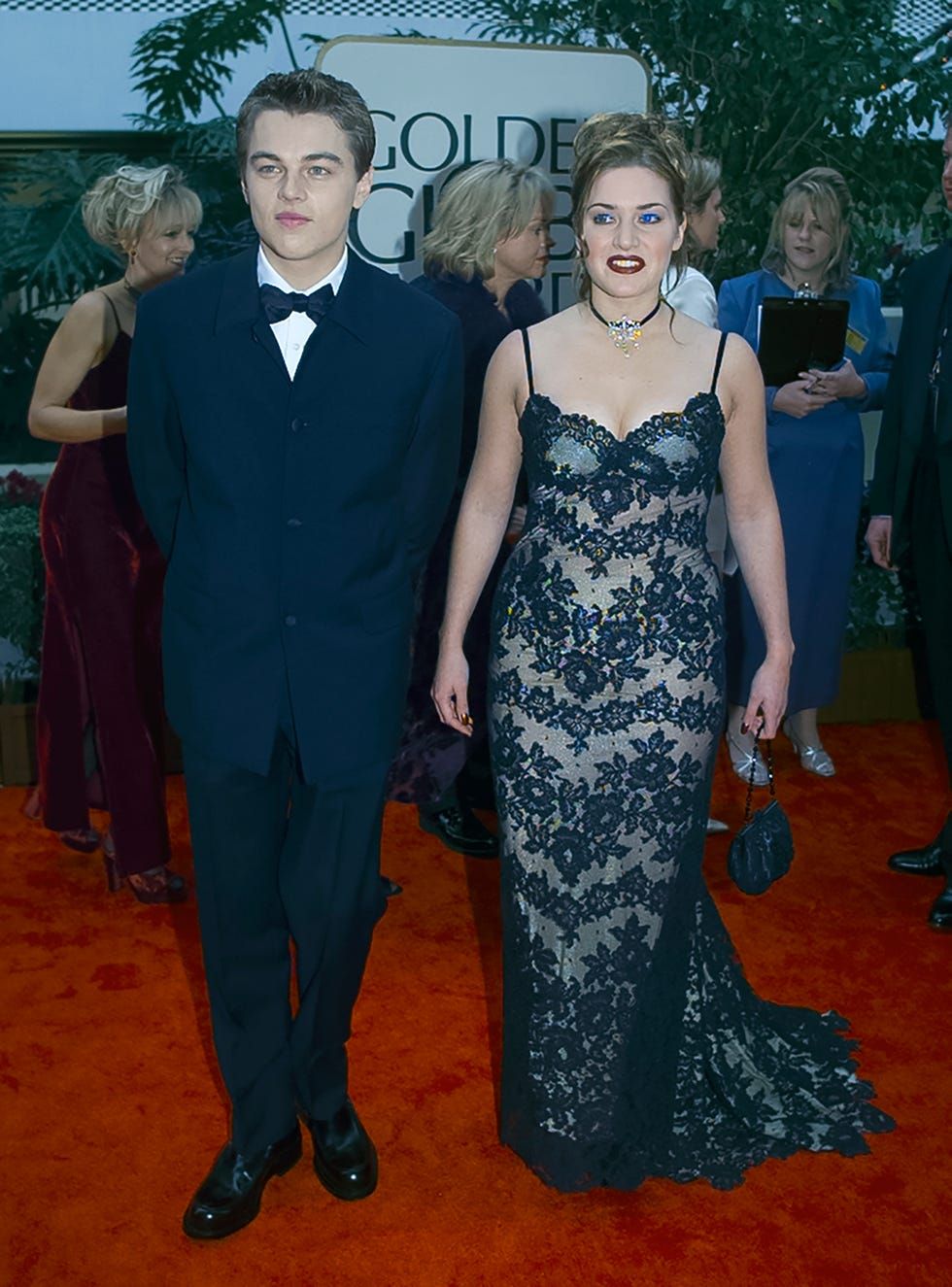 Leonardo DiCaprio and Kate Winslet at Golden Globes 1998 leonardo dicaprio and kate winslet at golden globes 1998