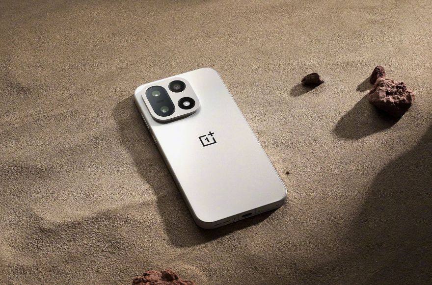 oneplus-15-sand-storm-back