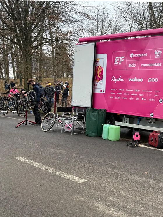 To support the Agostinacchio brothers in cross-country, EF Education EasyPost has set up a special team