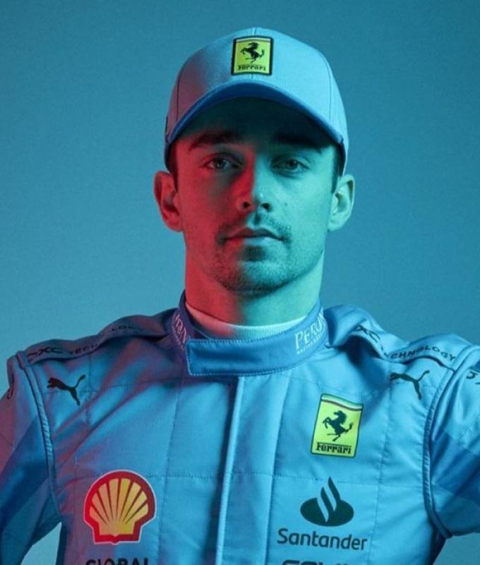 Ferrari: here are the blue tracksuits of Leclerc and Sainz for Miami
