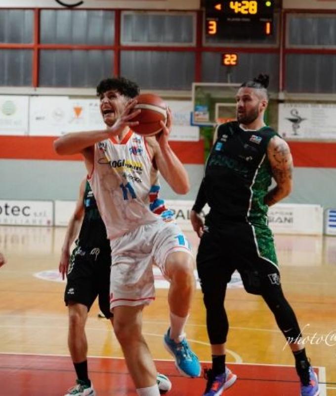 Basketball B1, play-out: Ozzano equalizes the series and takes the win in Padua