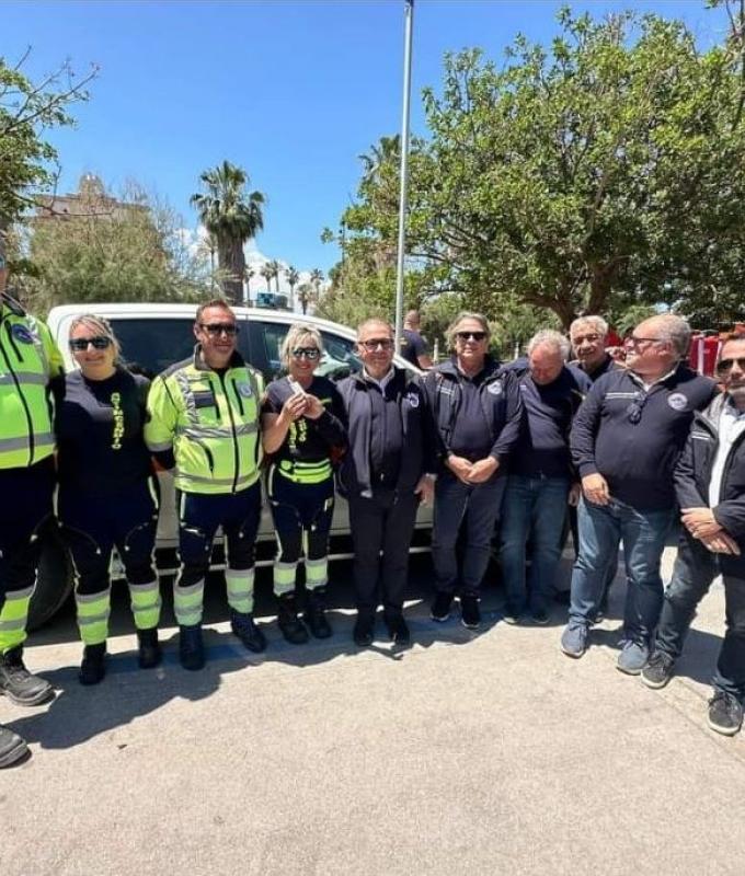 70 pick-ups delivered to the most operational associations. One at the ‘Fire Rescue’ of Alcamo