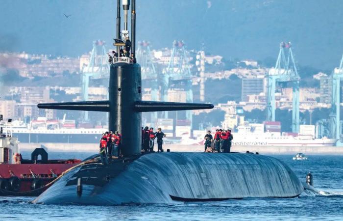 The Uss Rhode Island nuclear submarine enters the Mediterranean with 24 Trident atomic missiles. The US strategy