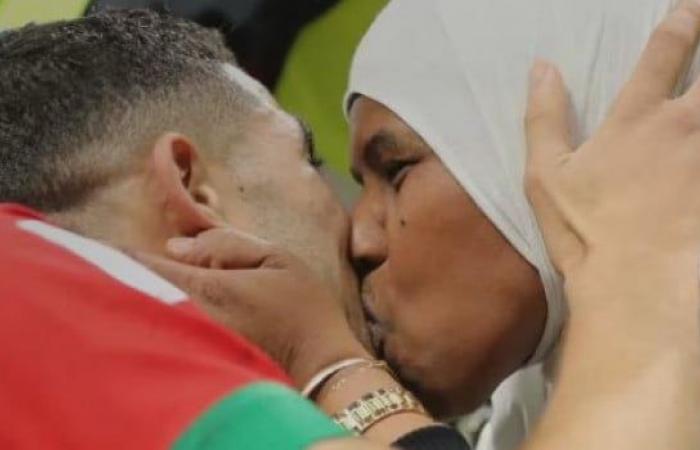 Hakimi and the kiss to his mother: “She fought for me, today I fight for her and my father”