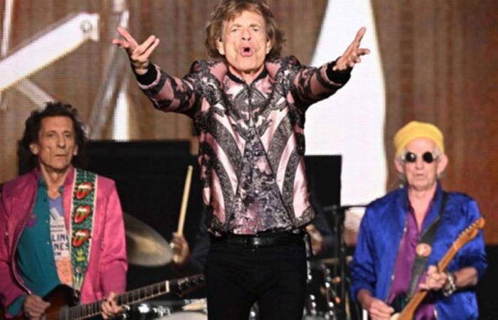 The Rolling Stones accused of plagiarism for the song “Living in a ghost town”: the accusation on the cd given to a relative of Mick Jagger