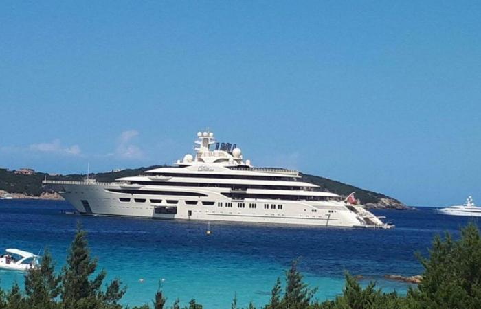 it is among the largest yachts in the world. How much is it worth and who is the owner