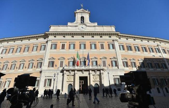 Autonomy, at 5pm in the square in Rome, unions and mayors associations
