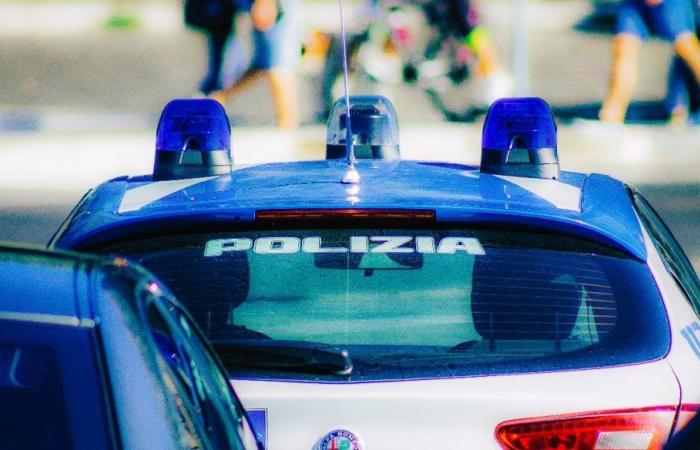 Gym instructor in Palermo arrested for sexual acts with underage students: the evidence in the telephone
