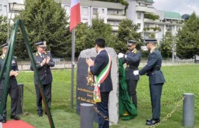The flame of the Guardia di Finanza stands out in Legnano (Video)