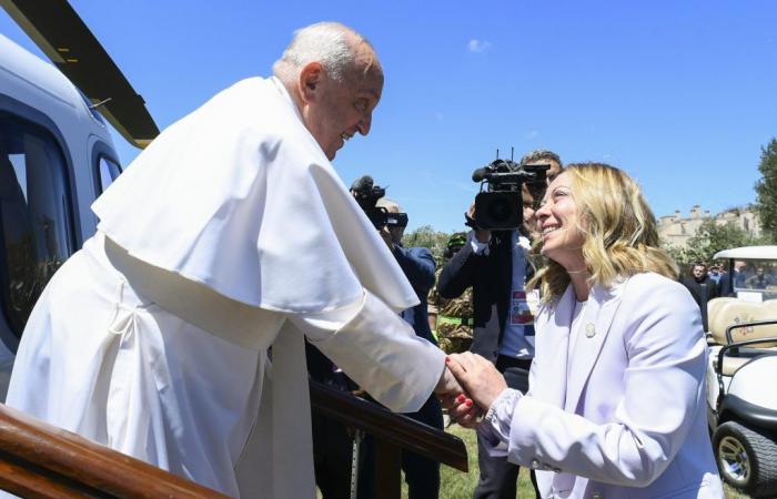 G7 Italy, the Pope: «No machine should ever choose whether to take the life of a human being» – The video