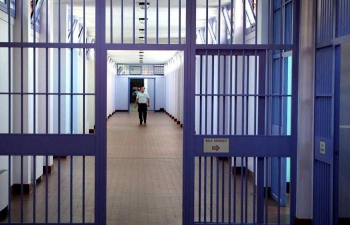 Inadequate staffing, exhausting shifts and poor management of psychiatric subjects: unions illustrate prison urgencies to the prefect of Cosenza