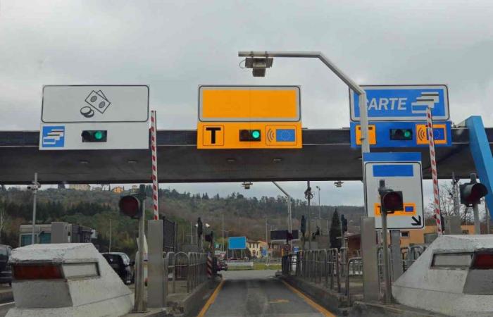 Motorway toll booths become officially free: goodbye to queues at toll booths | You go as smooth as silk