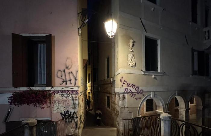 Venice, the lucky anchors of San Canzian have been defaced