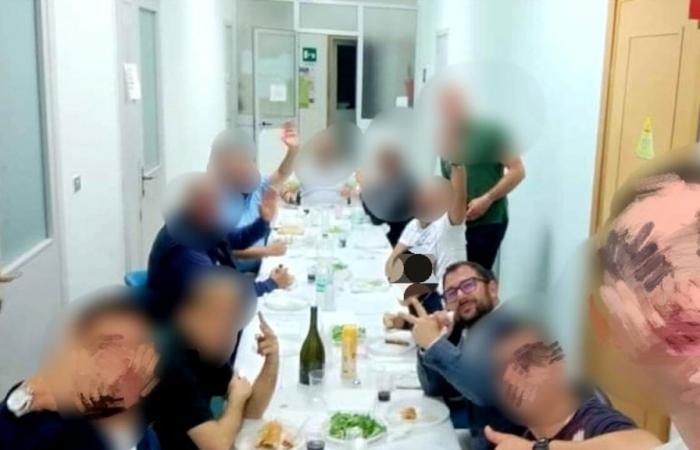 Torremaggiore, mayor and employees celebrate the victory in the Municipality: the photo of the banquet