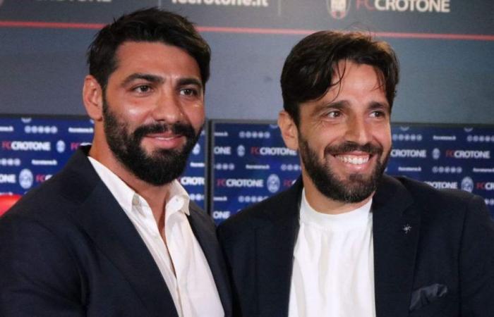 Crotone, sporting director Amodio introduces himself and announces: “Longo new coach”