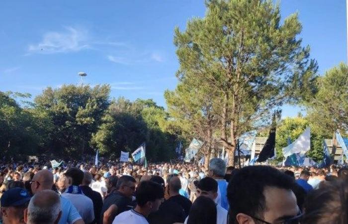 10,000 against Lotito (photo and video)