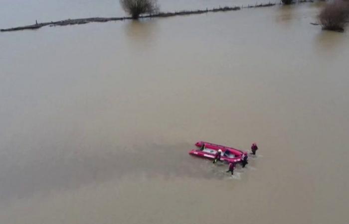 Storm in Chile, torrential rain and floods: aerial images of the disaster: one person dead