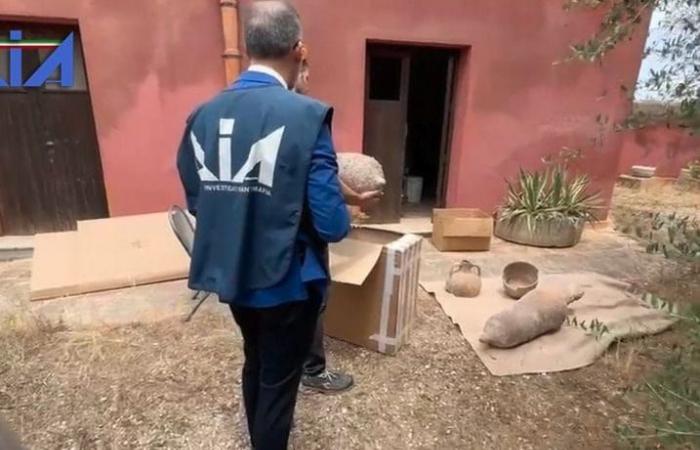 Mafia, Roman amphorae seized from a trafficker linked to boss Matteo Messina Denaro