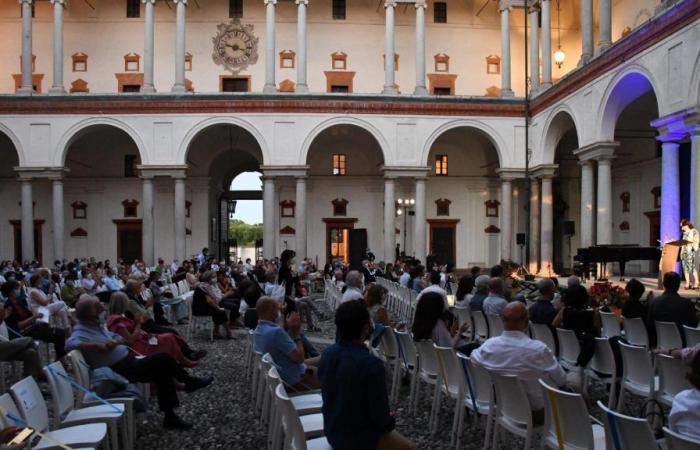 Milanesiana, the big names arrive at the Borromeo: live performances by Nicola Piovani and Raphael Gualazzi