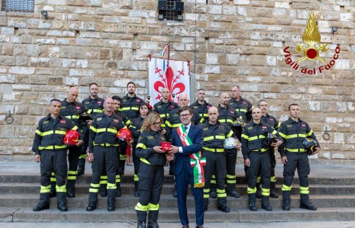 From the firefighters who intervened in via Mariti in Drusilla Foer: the Golden Florins were handed over