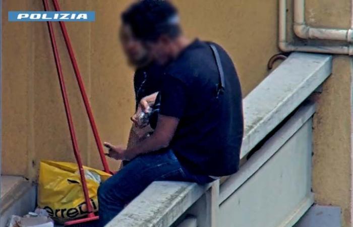 Drug dealing in via Anzani: an 18-year-old Algerian arrested