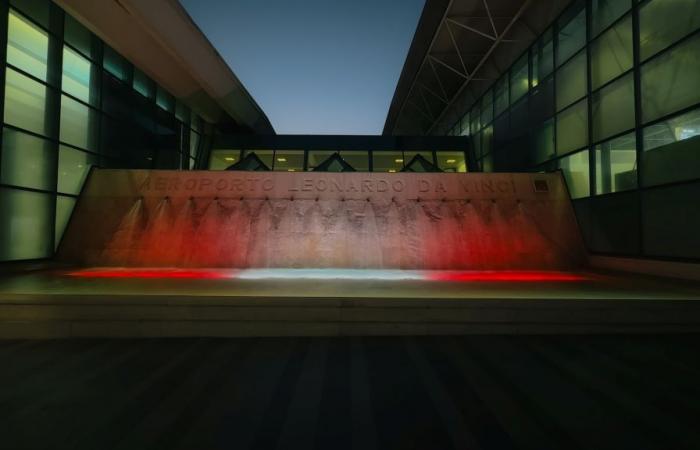 ADR lights up the Fiumicino fountain for the 160 years of the Italian Red Cross