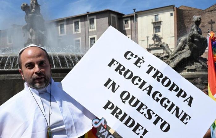 Roma Pride live, 50 thousand in the streets for the police. The Jewish queer community is absent. Silhouette of the Pope: «Too much faggot here». Schlein: «Italy worse than Hungary»