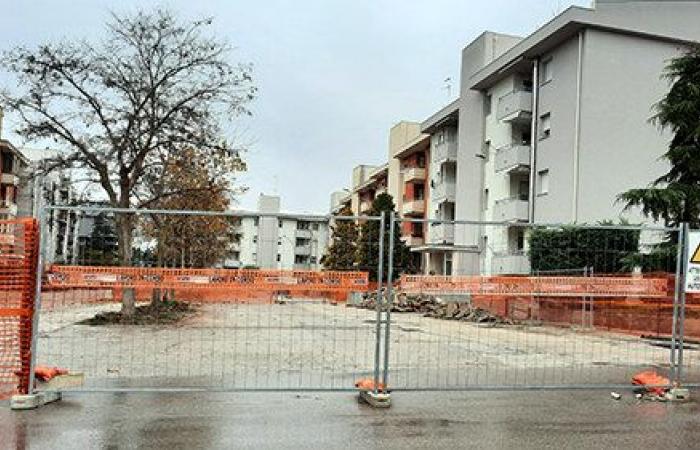 Altamura – Piazzale Italia – works stopped from October 2023 without communication to residents