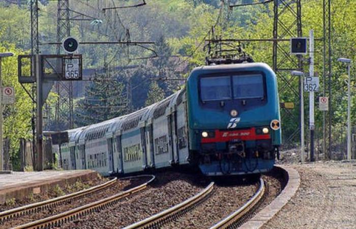 Cesena, hit by a train near the station: Bologna-Ancona line severely slowed down