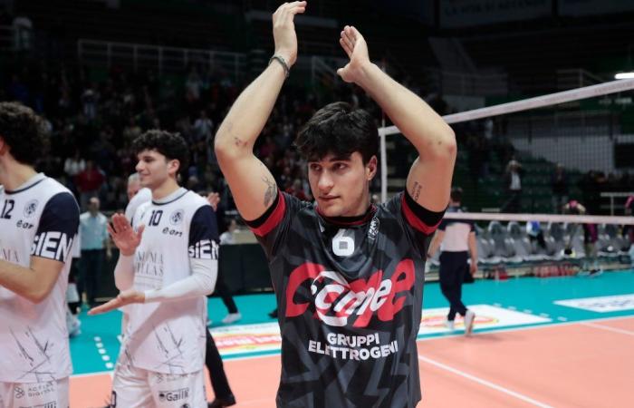The libero Coser remains in Siena: “Here is the right environment to grow”