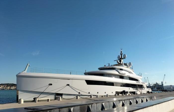 Mega yacht at the port of Ancona: 67 meters of unbridled luxury – PHOTO – News Ancona-Osimo – CentroPagina