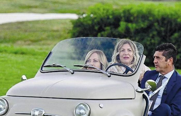Snapshots from the G7 in Puglia: trulli, golf cars and poisonous glances