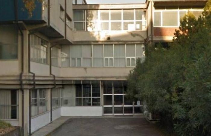 Carrara, Marconi scientific high school become shelter for homeless: raid by the Carabinieri