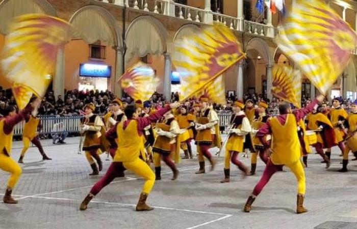 Faenza, Tournament of Flags: Borgo Durbecco dominates in the Large and Small Teams, but the best musicians are those from the Black Rione