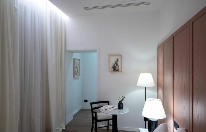 Residenza Parisii: sleeping in Rome among art, ancient ceilings and modernity