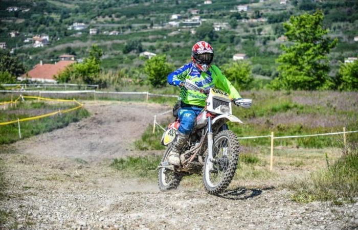 Vintage motocross bikes race in Capriva, a challenge for 250 riders on the Collio • Il Goriziano