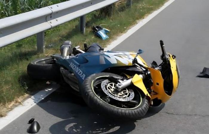 He dies in a head-on collision with a car in Caselette, here’s who the motorcyclist was – Turin News