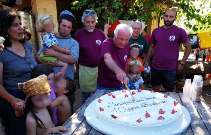 “10 years of Resistance” cake and toast in Mondeggi (video and photo gallery)