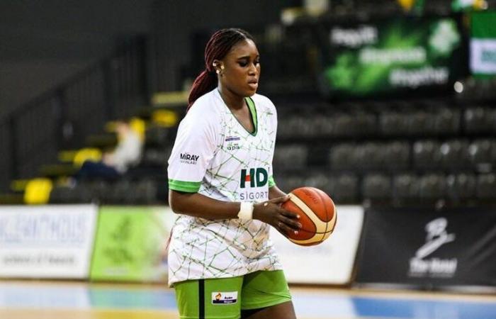 Dinamo Women | Third blue and white ring, here is the Spanish Diallo
