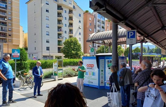 Terni. Coop inaugurated the eco-compactor for the collection and recycling of plastic bottles. Shopping voucher of 2 euros for every 200 recycled bottles