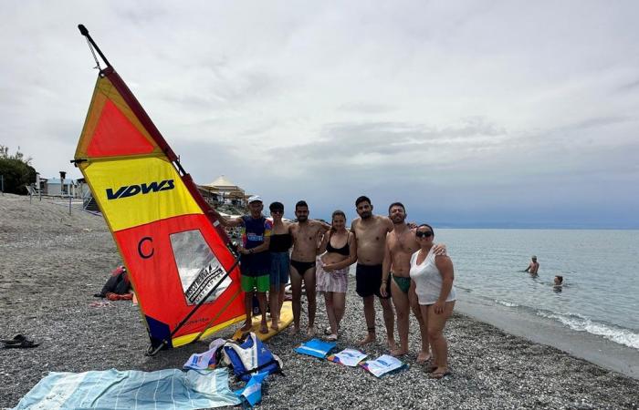 The basic windsurfing course aimed at deaf people concluded in Falerna