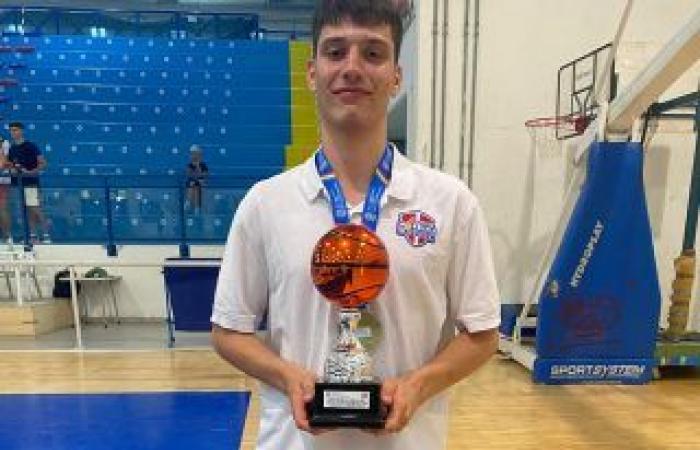 BASKETBALL COLLEGE GOLD UNDER19 ON THE NATIONAL PODIUM!