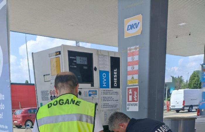 Diesel and petrol with lower octane and altered, huge seizure at the distributor in the province of Como