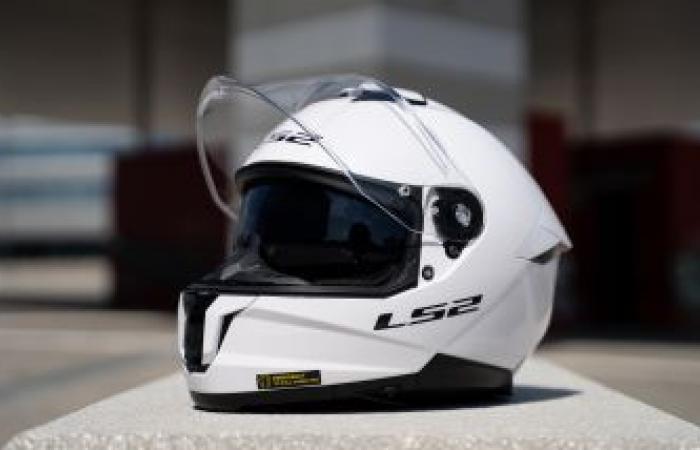 LS2 Stream II full-face helmet, unboxing: features, price