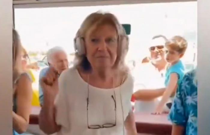 Mayoral candidate Adriana Poli Bortone goes wild at the console in Lecce: “I dance better than Salvini”