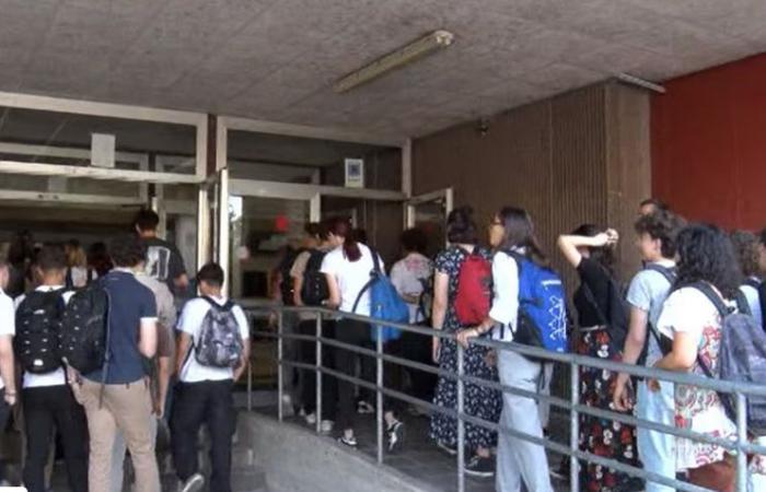 off to the final exam for almost 3,900 students. VIDEO Reggionline -Telereggio – Latest news Reggio Emilia |