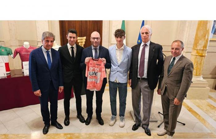 ITALIAN CYCLING ON DISPLAY IN THE CHAMBER OF DEPUTIES. VIDEOS AND GALLERY