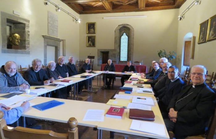 Bishops of Tuscany: emerging pastoral problems in the summer session, discussion on the restructuring of CEI offices and services, green light for the regional information agency