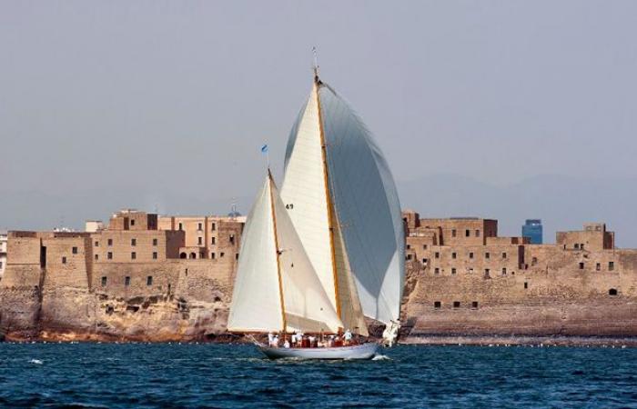 Le Vele d’Epoca in Naples: Regatta and Visits to the Palinuro Ship