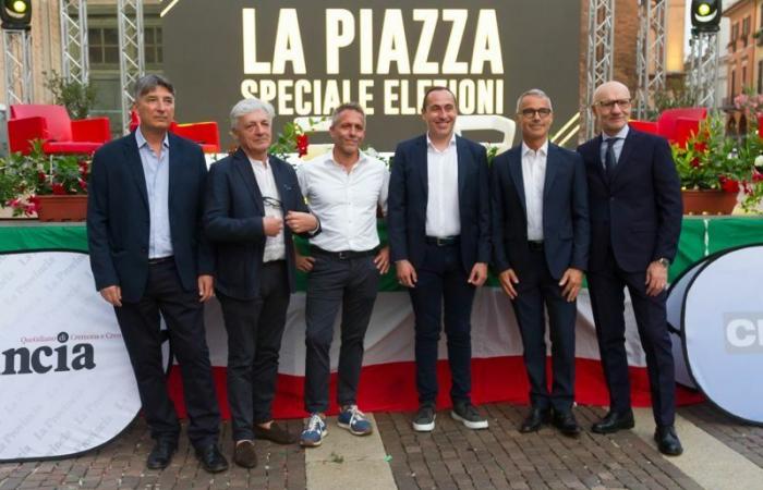 Cremona Sera – The ballot: comparison between the two mayoral candidates Alessandro Portesani and Andrea Virgilio in Piazza del Comune. Hot topics such as safety, environment and biomethane, between programs and thrusts